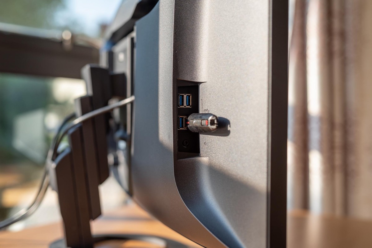 显示器|艺卓首款超宽屏显示器 FlexScan EV3895