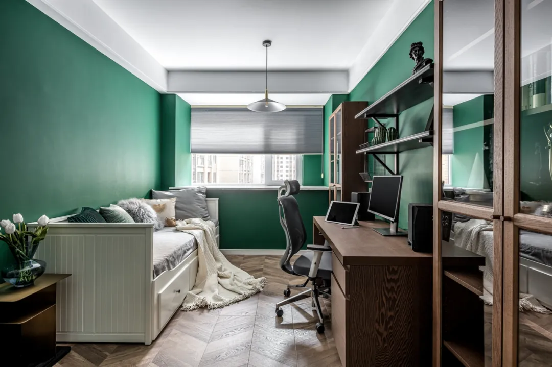 轻奢风三人居私宅