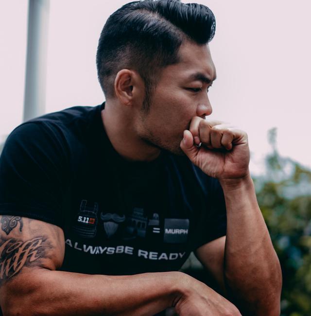 肌肉男|40岁李玖哲狂减40斤，小胖逆袭肌肉男，网友：歌都不唱了去减肥？