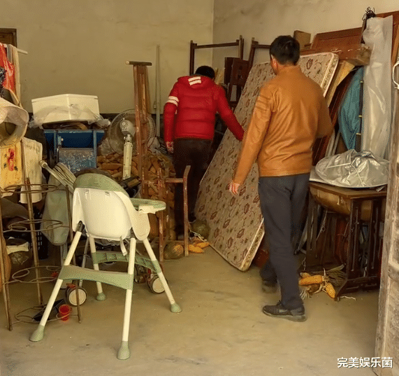 牛爱芳夫妇搬家，凭空多出几套“新”家具，知情人曝公牛已经退租