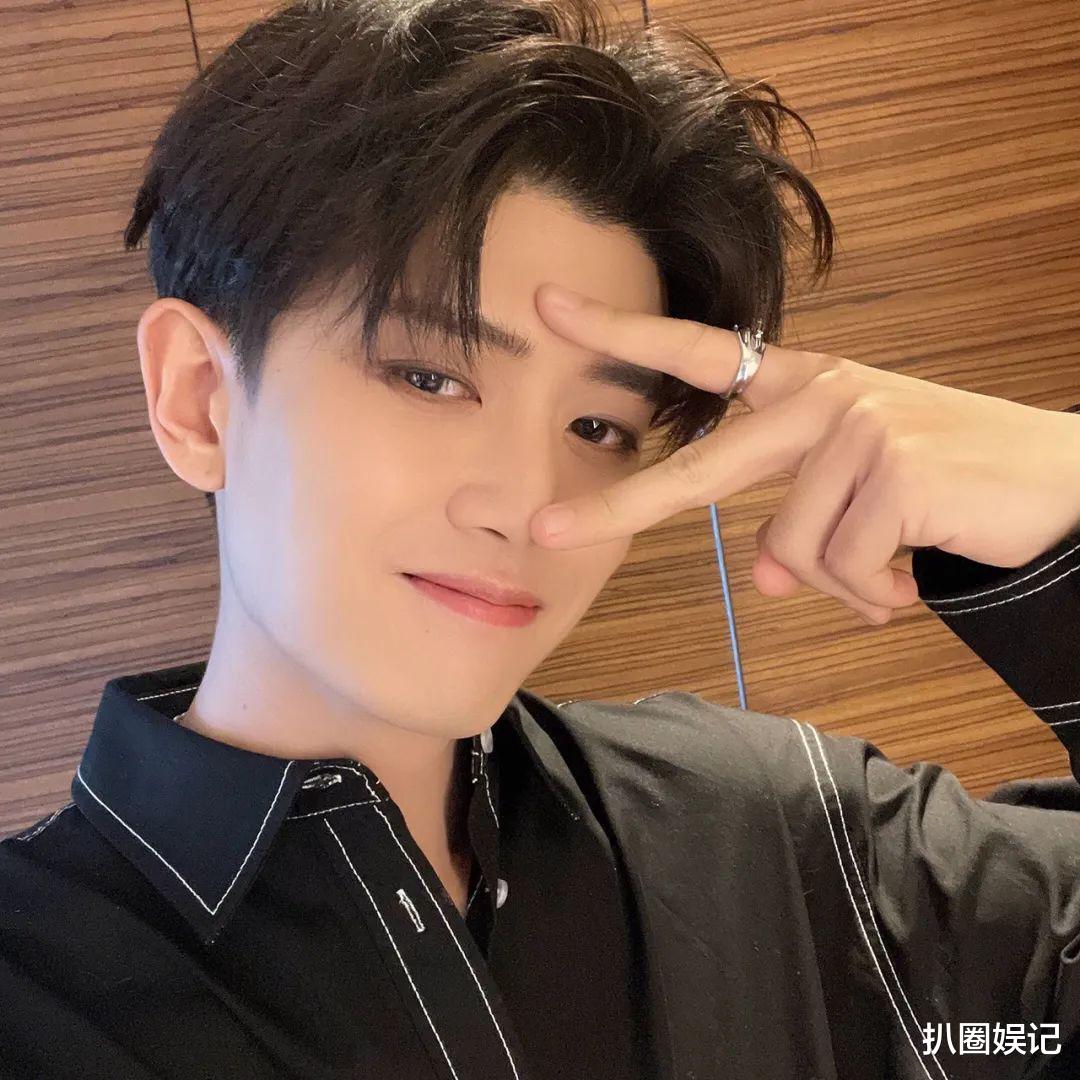 俞飞鸿|娜扎虽然演技不咋地，但片约是接到手软，她前不久又签了一部大女主古偶