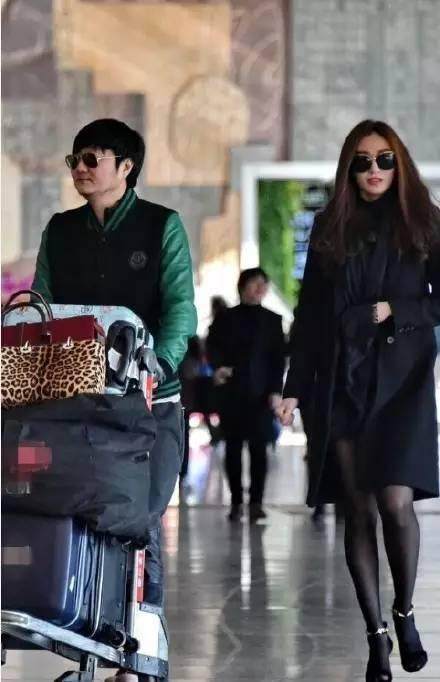 王大治|“丑男人”王大治身边不缺美女，一代玉女董洁也收入囊中！他是怎么做到的？