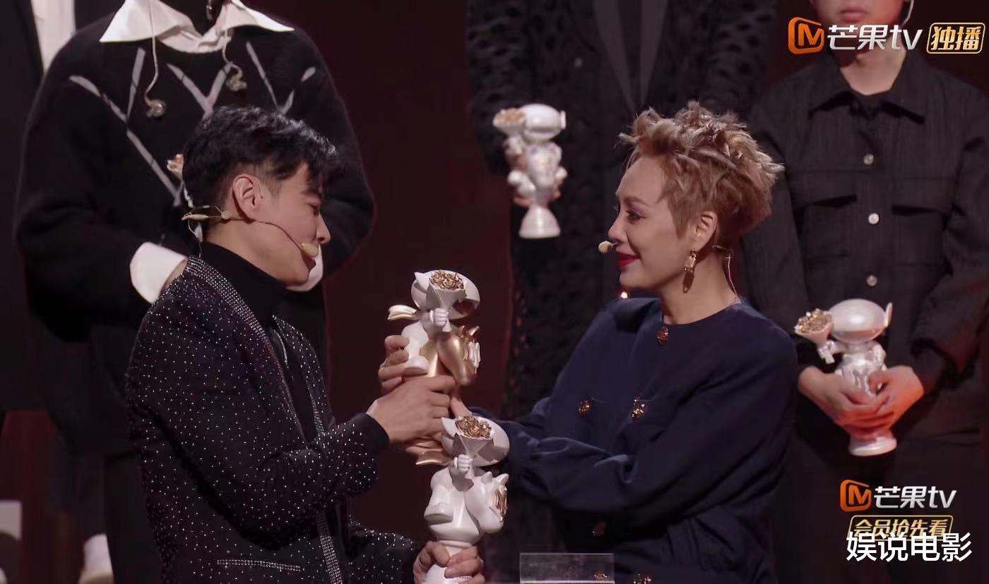 张晋|陈小春得了第一名好像又没得，张晋才是真的赢家，蔡少芬激动泪流