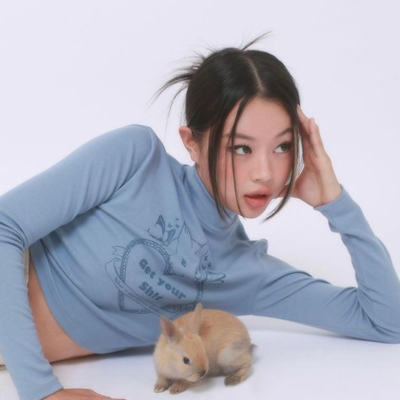 InsDaily|翻版Jennie？这个美女DJ凭“杰尼龟脸”出圈，肉肉身材甜中带辣…