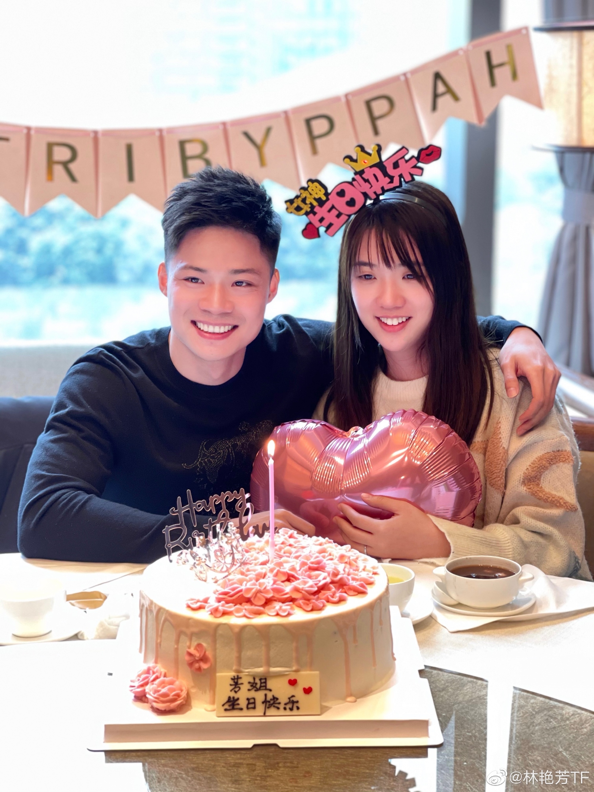 同归于尽|贤内助!苏炳添搂着漂亮媳妇,准备大餐为芳姐庆生,苏嫂清秀温柔