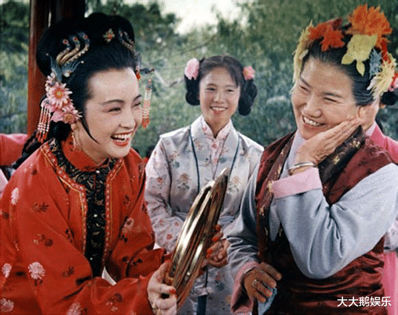 赵丽蓉|71岁的赵丽蓉，穿好寿衣后含泪乞求安乐死，遗言让人心疼