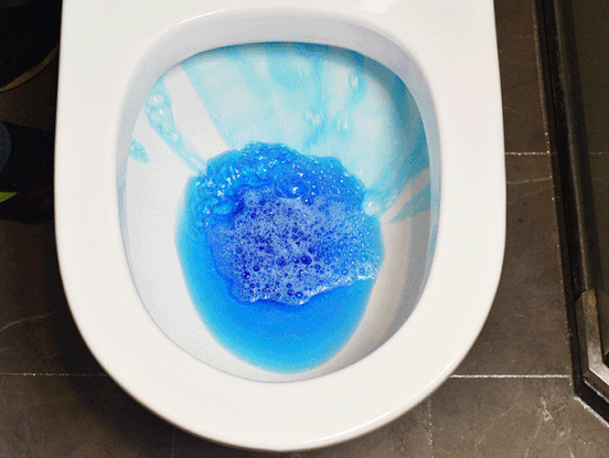 马桶上一大一小的按钮，告诉你正确做法！原来这些年都按错了