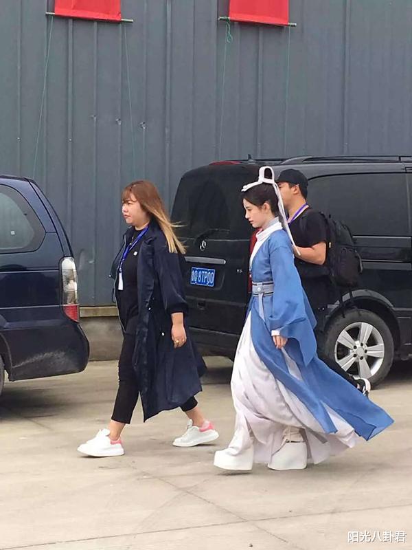 虞书欣|17位烦恼不一的女星，有人脱发秃顶治不好，有人反复发胖患抑郁