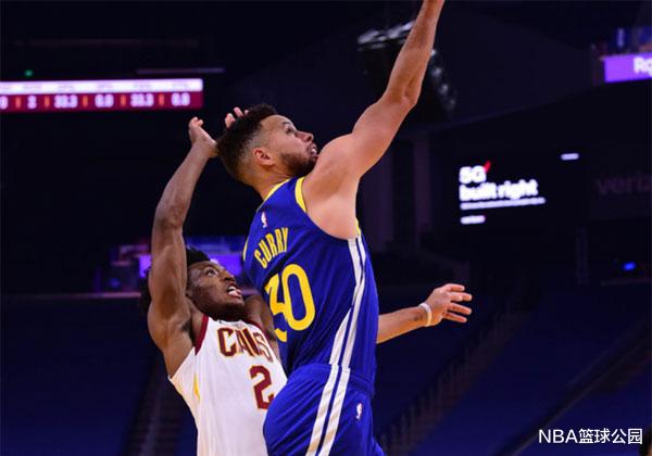 斯蒂芬·库里|就在今天，库里创造了一项伟大纪录，成为本赛季第一人