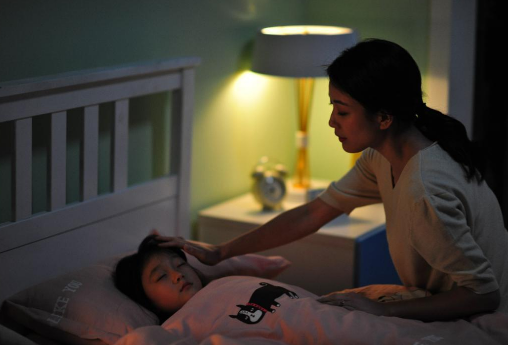 卡戴珊|有种“女人”叫卡戴珊，网上直播生孩子，自己用手往外拽