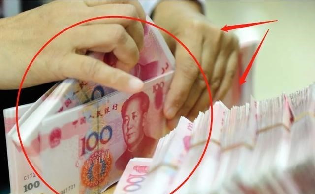 育儿心课堂|美女大肚子,到婚介所找对象,接待员怒斥:让别人帮你养孩子?