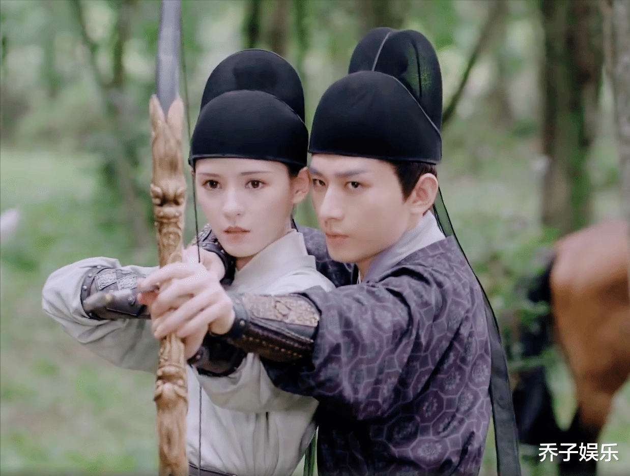 与君歌|《与君歌》首播男女主被嘲得一无是处，却全方位碾压你是我的荣耀