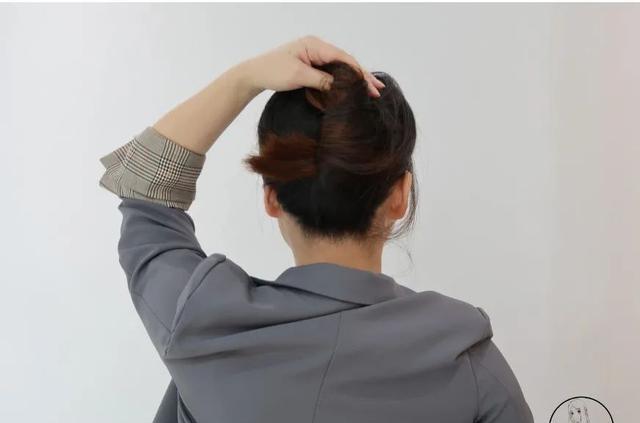 西装|别再披头散发了！2021年这3款发型才够撩人！