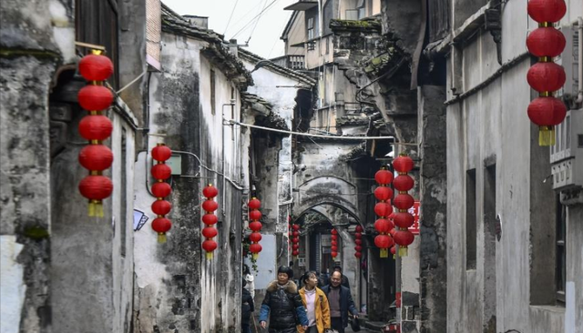 古镇 浙江1700年历史的绝美古镇，无需门票，比同里周庄更真实