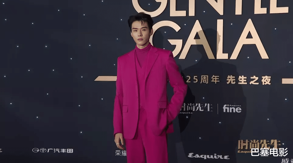 胡可|2022开年红毯：张雨绮变脸认不出，吴谨言好怪，郭采洁收了神通吧