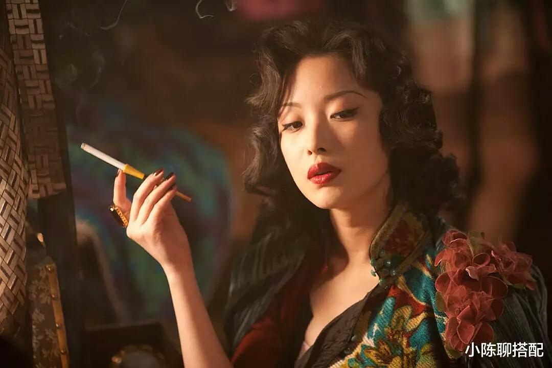 小陈聊搭配|为什么总比“同龄人”显老！这3个细节做对了吗？自省一下