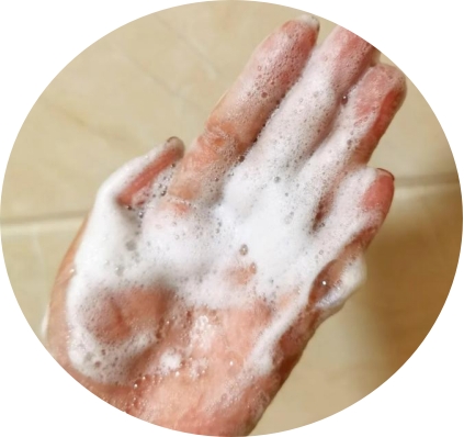 碗盆妈咪|这3类洗发水列入“黑名单”,皮肤科主任都避开,新手妈妈还买?