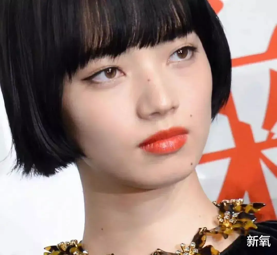 电影 她是厌世脸发起人?这皮肤质感也太绝了吧!