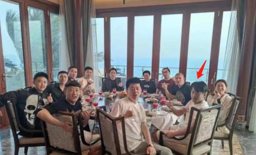 |辛巴刚解封，便与圈内各大主播组饭局！豪刷10万握手言和