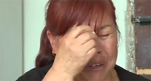 4岁男童被邻居拐走,17年后成了富二代,面对两个家庭他难以抉择?