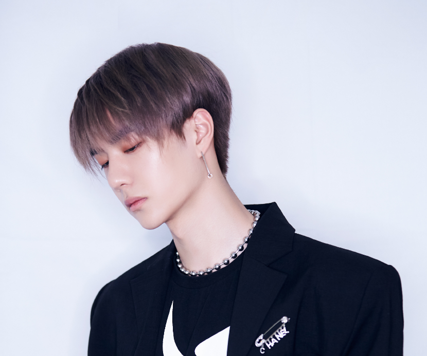 肖战|明星势力榜大洗牌！王一博跌至第6，肖战仅第3，榜首是初中生