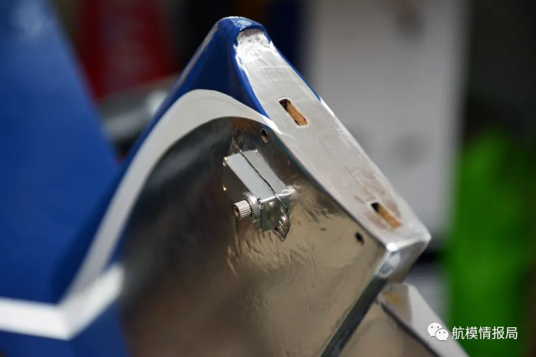 动力学 航模测评   酷似宇宙飞船，福莱特出品的蟋蟀双发像真机开箱和飞行