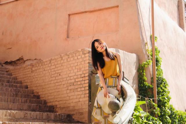 时尚风行派|王冰冰成央视颜值担当!同框李思思赢太多,龙洋穿红西装神似董卿