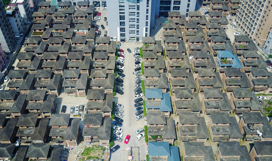 烂尾楼|重庆荒废十余年的烂尾楼，坐拥黄金地段，如今半价出售也无人问津