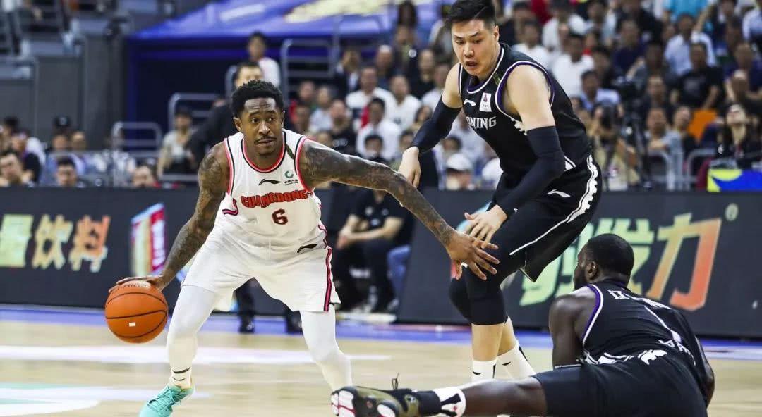 廣東男籃|朱芳雨難辦了！廣東核心大將深夜發視頻或離隊，下賽季衛冕難了