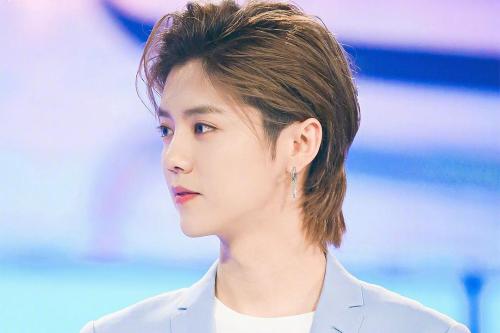 鹿晗|有种“恋爱”叫公开四年后，鹿晗还是那个鹿晗，关晓彤却变了样子