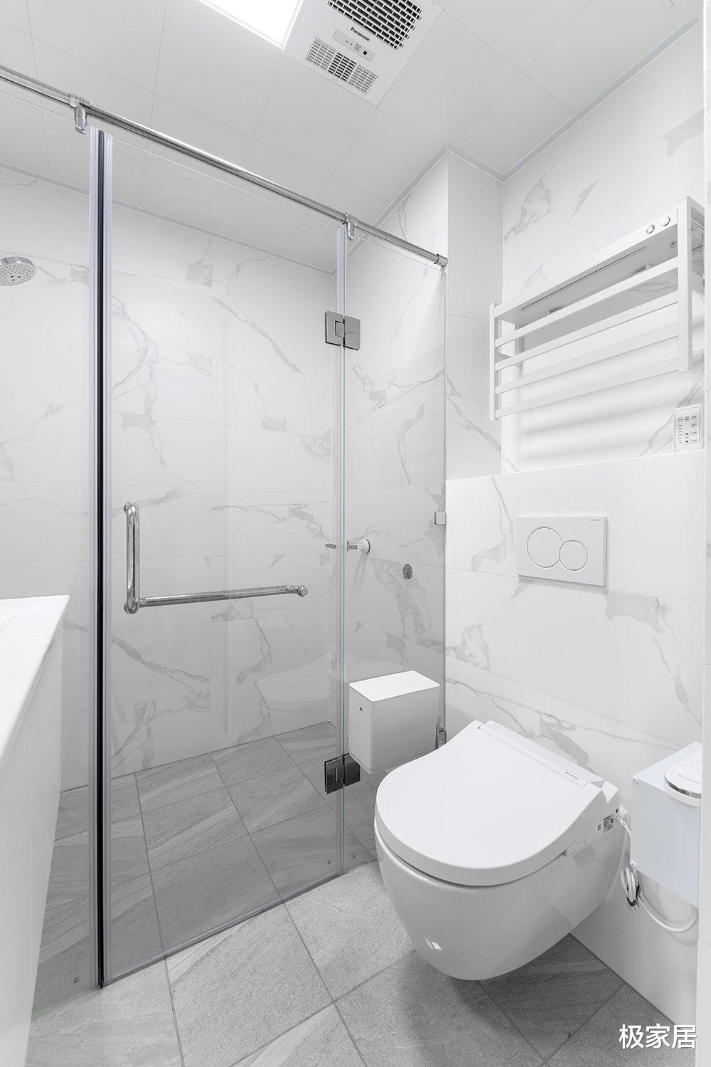 42平小户型也能拥有大厨房,满满的收纳空间,简洁又舒适