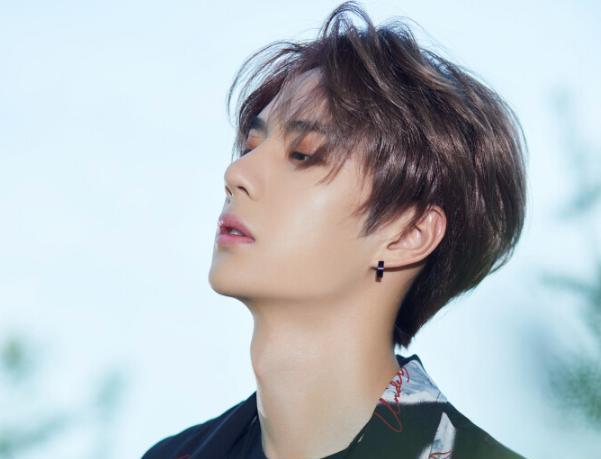 汪涵|汪涵终于大方一次，带着6岁儿子上节目，小沐沐帅到碾压王一博