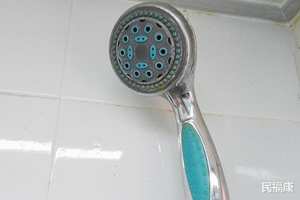 生理期|每天洗澡和一礼拜洗一次澡比起来,哪种更好?