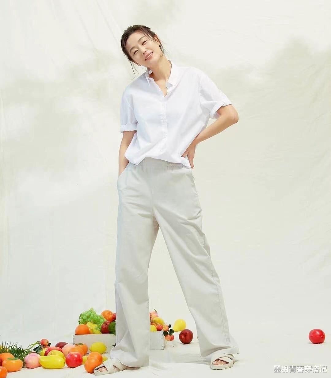 墨羽青春穿搭记|全智贤真是走路带风的女人，连衣裙配长外套，脚踩高跟鞋气场全开