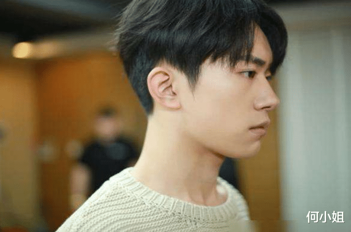 易烊千玺|易烊千玺眼睛总是给人,一种很坚毅的感觉,真的是眼眸中有星辰