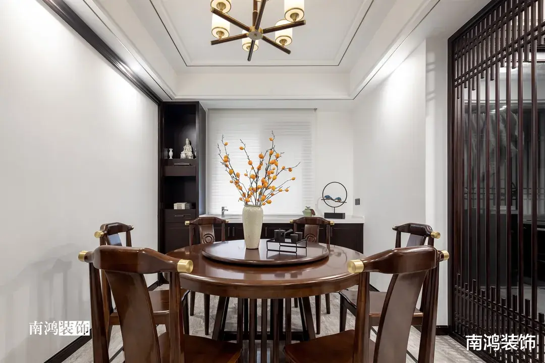 |对称、留白、方圆,204㎡新中式设计,勾勒古典雅致的国风神韵