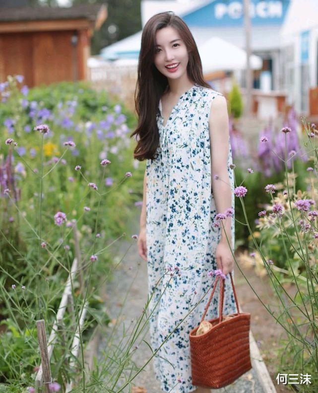 何三沫|温柔浪漫简单干净的穿搭，可以把自身的魅力呈现出来，谁穿谁优雅