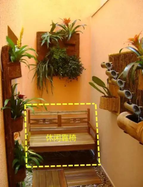 时尚装修设计大全|别总想着楼梯下面要储物，不如打造温室花园，花草流水好不惬意！