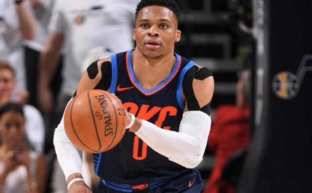 姑且慕容|NBA历史上有没有既拿过得分王，又拿过助攻王的球员？怎么看？