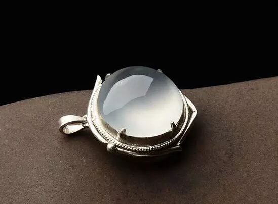 翡翠|万达集团董事长王健林来四会考察翡翠市场，看来翡翠又要涨一波了，要入手的尽早了