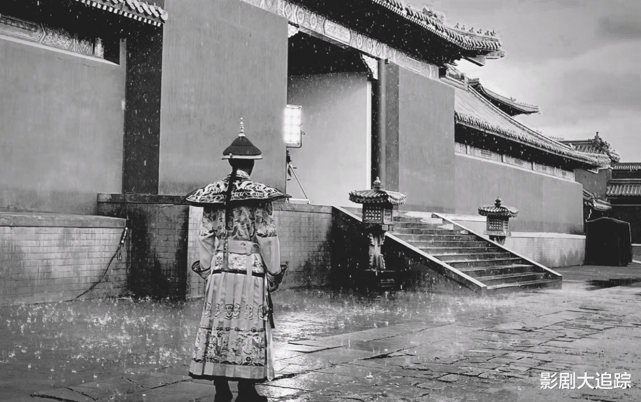 罗晋|罗晋伤感发文“又是一段人生”,配图雨中萧瑟背影,网友:离了?