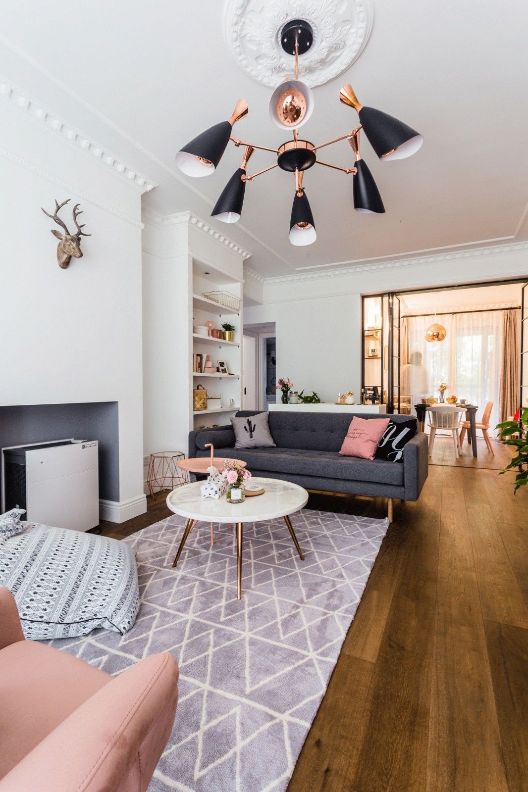 家居超人|年轻小夫妻的家，添加粉红色和圆形波点，满屋都是文艺青春的气息