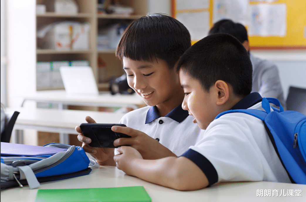 朗朗育儿课堂|小学生聊天如何防止被偷看?自制“摩斯密码”,家长看后哭笑不得