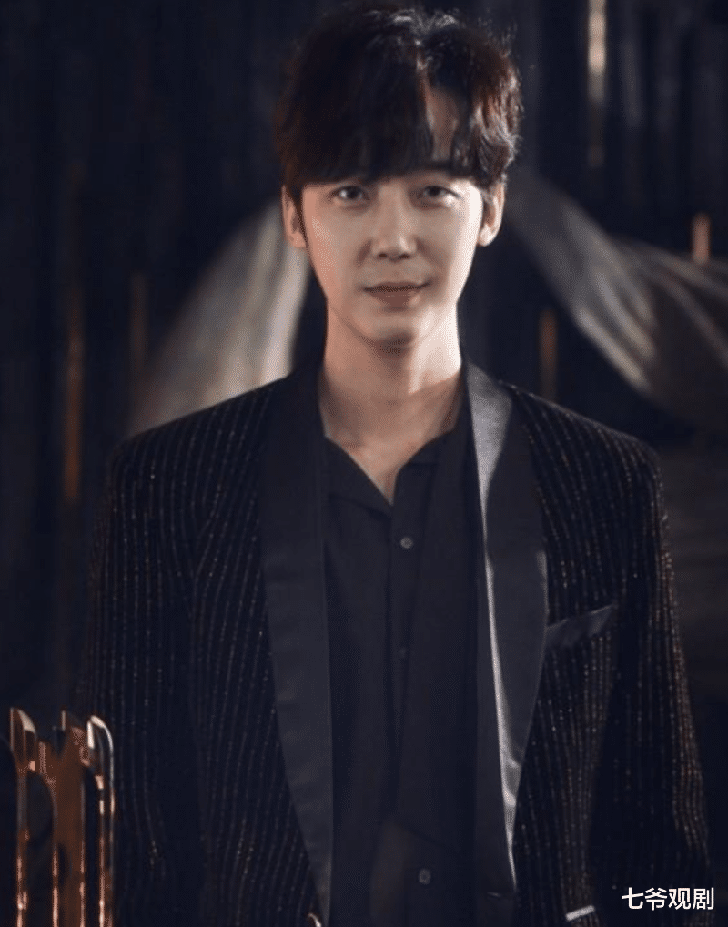 |《顶楼》让武替翻红，这位“首飘”扬眉吐气，好人缘尹仲勋成功了