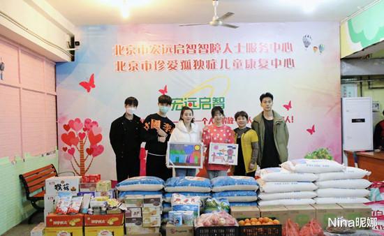 陈紫函|“平阳公主”陈紫函终于高调，穿5万外套走机场无惧秋老虎，拎4万包超阔绰