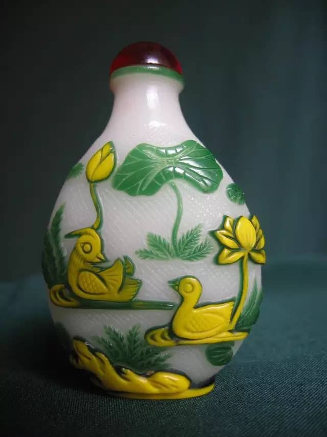 鼻烟壶|别戴大金项链子了，中国男人传统的几大首饰是这些！