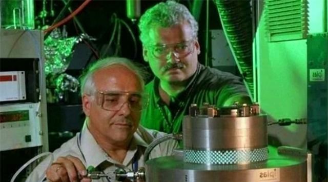 黑洞 一科学家被美国“抛弃”，毅然来到中国，并为中国带来顶级技术