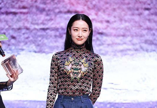 BiuVogue 白冰的“玉漱公主”深入人心，就算穿华丽的紧身服装，气场也很强