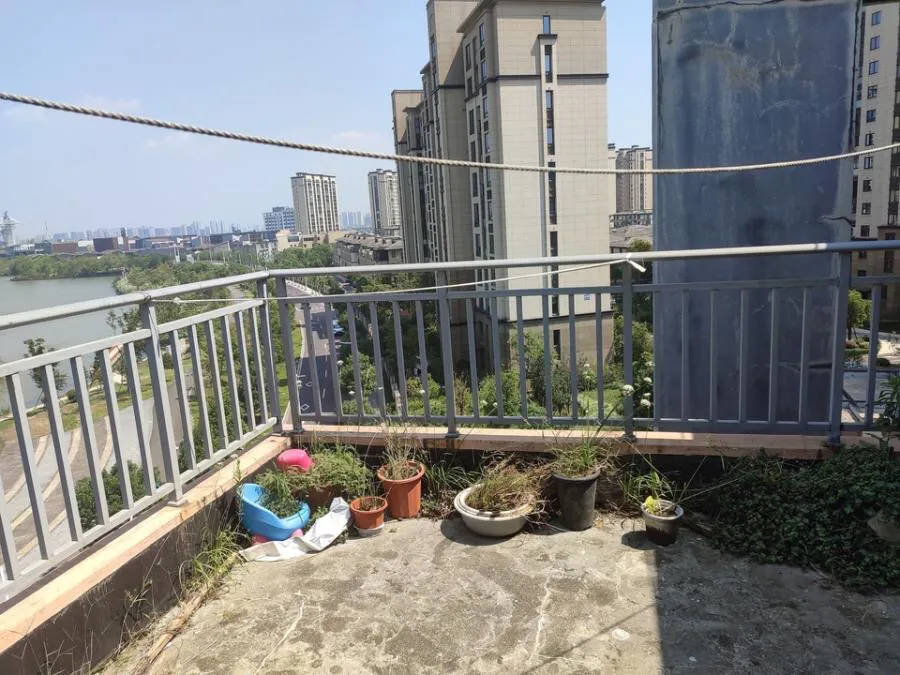 浙江宁波113平顶楼以213万成交