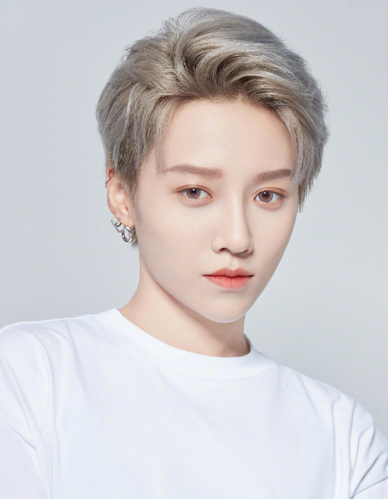 战豆豆|女歌手影响力榜公布：周笔畅第8，杨超越第5，第一名实至名归